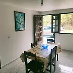 Bas de villa type F2 proche commodités